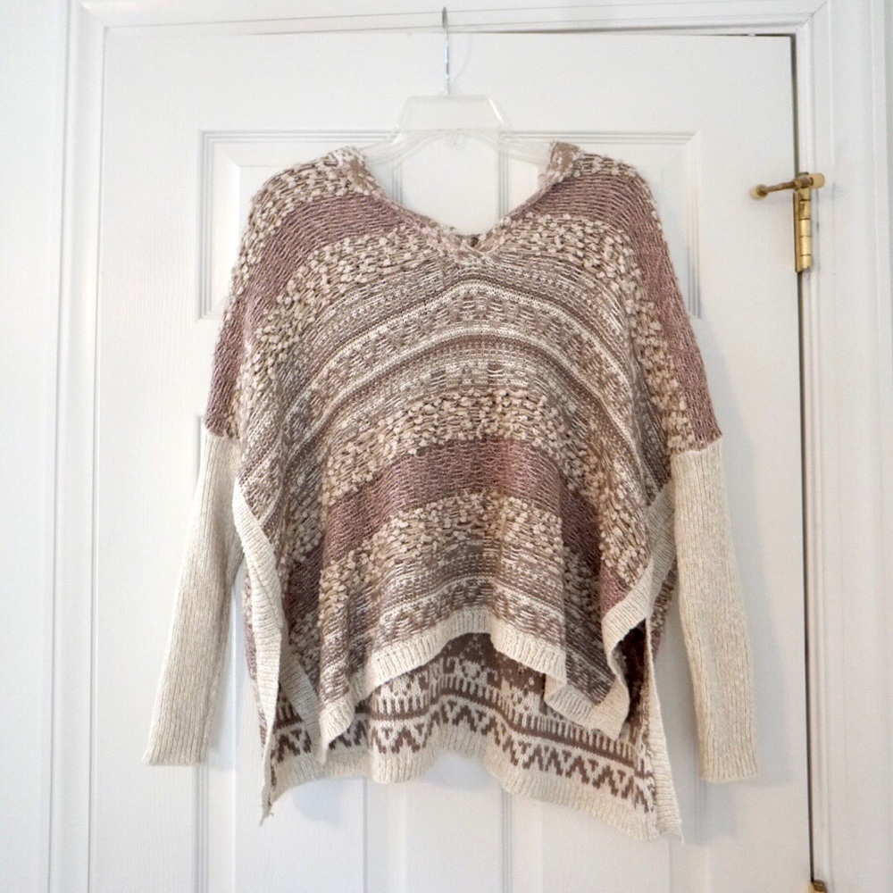 Cute comfy v-neck sweater with hood 💕